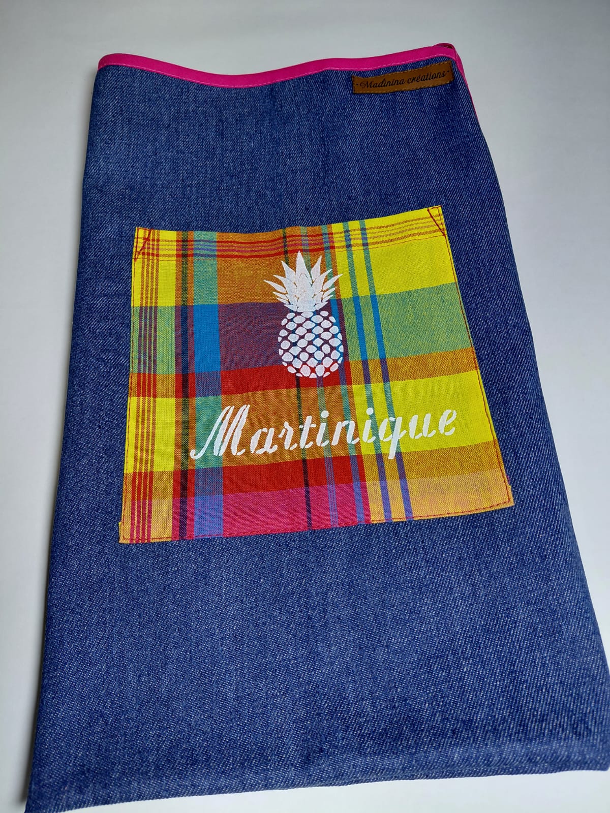 Madras rose et jaune couleur ruban aléatoire Chiffon non compris.